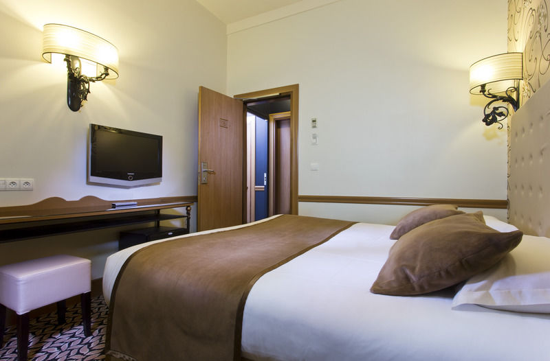 Hotel Des Ducs D'Anjou Париж Екстериор снимка